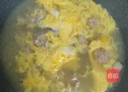 Illustration of how to make lean meat and egg soup 6