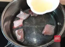 Illustration of how to make braised pork ribs with snowdrops 3