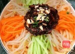 Illustration of how to make fried carrot noodles with fried sauce 8