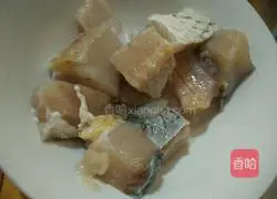 Illustration of how to make pickled fish with green pepper 6