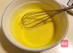 Illustration of how to make crispy egg rolls 2