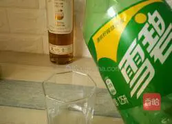 Illustration of how to make apple vinegar and kiwi drink 3