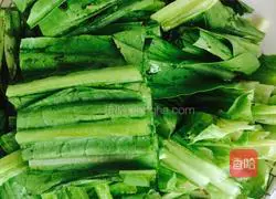 Illustration of how to make fried lettuce 1