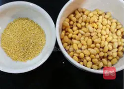 Illustration of how to make thick soy milk 1