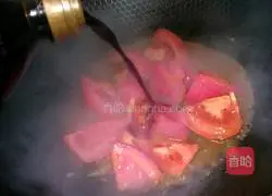 Illustration of how to make potato and salty bamboo shoot soup 7