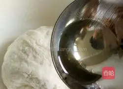 Sauerkraut and shredded pork Illustration of making noodles 2