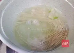 Illustration of how to make some noodles in five minutes 6