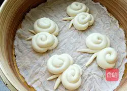 Milk Butterfly Steamed Bun Recipe Illustration 13