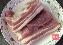 Illustration of how to make taro braised pork 2