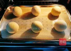 Illustration of how to make pumpkin steamed buns 11