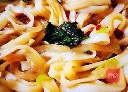 Illustration of how to make a bowl of fried noodles in five minutes 3