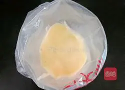 Illustration of how to make pomfret egg yolk noodles (baby food supplement) 6