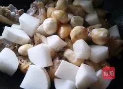 Illustration of how to make pig's trotter soup 2