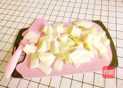 Winter Melon and Meatball Soup Recipe Illustration 5