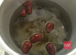 Summer Recipe of Peach Gum, Snow Swallow, Soap, Rice and Tremella Soup 7