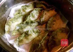 Illustration of how to make spinach steamed dumplings 17