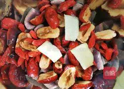 Red Date Pork Liver Soup Recipe Illustration 3