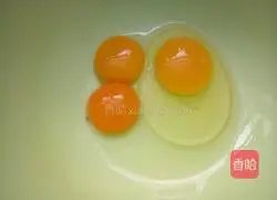 Illustration of how to make egg yolk biscuits 1