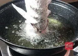 Illustration of how to make sweet and sour crispy grass carp 12