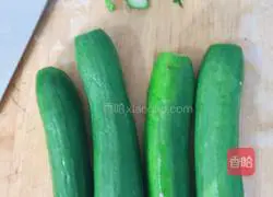Illustration of how to pat cucumbers 2