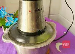 Illustration of how to cook beef in clear soup 3