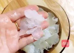 Illustration of how to make corn, sweet potato and white fungus soup 10