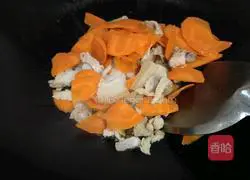 Illustration of how to make pork belly and stir-fried carrots 3