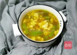 Illustration of how to make shrimp and loofah egg soup 16