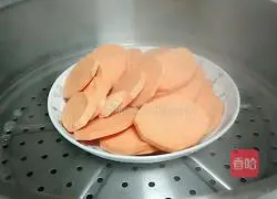 Illustration of how to make wolfberry and sweet potato cake 3