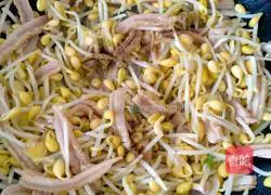 Illustration of how to make tripe and bean sprout soup 7