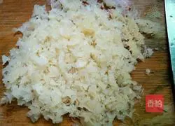 Illustration of making red date and white fungus soup 3