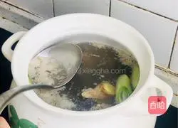 Illustration of how to make healthy pork ribs and corn soup 2