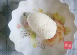 Illustration of how to make multi-layered dough cakes 3