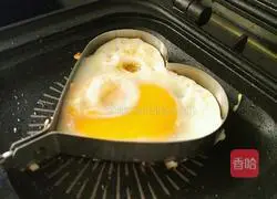 Illustration of how to make egg and green onion noodles 9