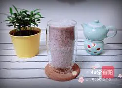 Illustration of how to make black corn rose milk drink 13