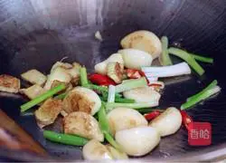 Three Cups of Chicken Recipe Illustration 7