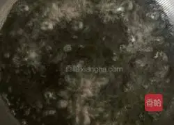 Illustration of how to make summer shrimp cold noodles 1