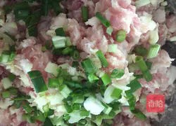 Illustration of how to make fried meatballs 4