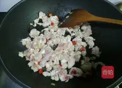 Illustration of how to make chestnut roast chicken 3