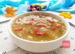 Illustration of how to make mung bean, lily and tremella soup 8