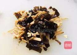 Hot and sour shredded pork soup recipe 5