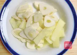 Illustration of how to make basil tube squid pasta 2