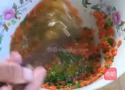 Illustration of how to make multi-element egg rolls 4
