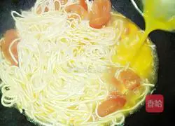 Illustration of how to make egg noodles 5