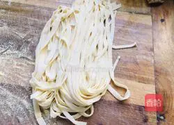 Illustration of hand-rolled mutton noodles 14