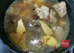 Illustration of how to make pork ribs, taro and baby vegetable soup 11