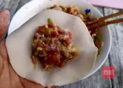 Illustration of how to make pork and green onion stuffed buns 11