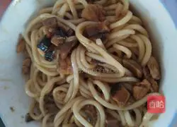 Illustration of how to make fried mushroom noodles with soy sauce 7
