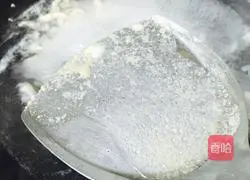 Illustration of how to make shredded mustard pork soup 4