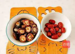 Illustration of how to make mushroom and chicken soup 8